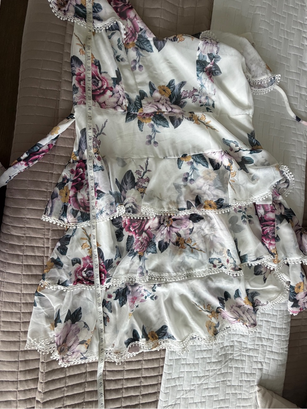 City Chic Summer Love Ruffle Dress Size M (18) EUC White Floral Feminine - Picture 14 of 15